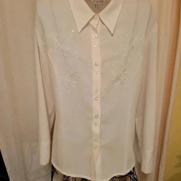 White Classic  Front Button Blouse Long Sleeves with Cuffs M size by L Lune - Picture 3 of 7